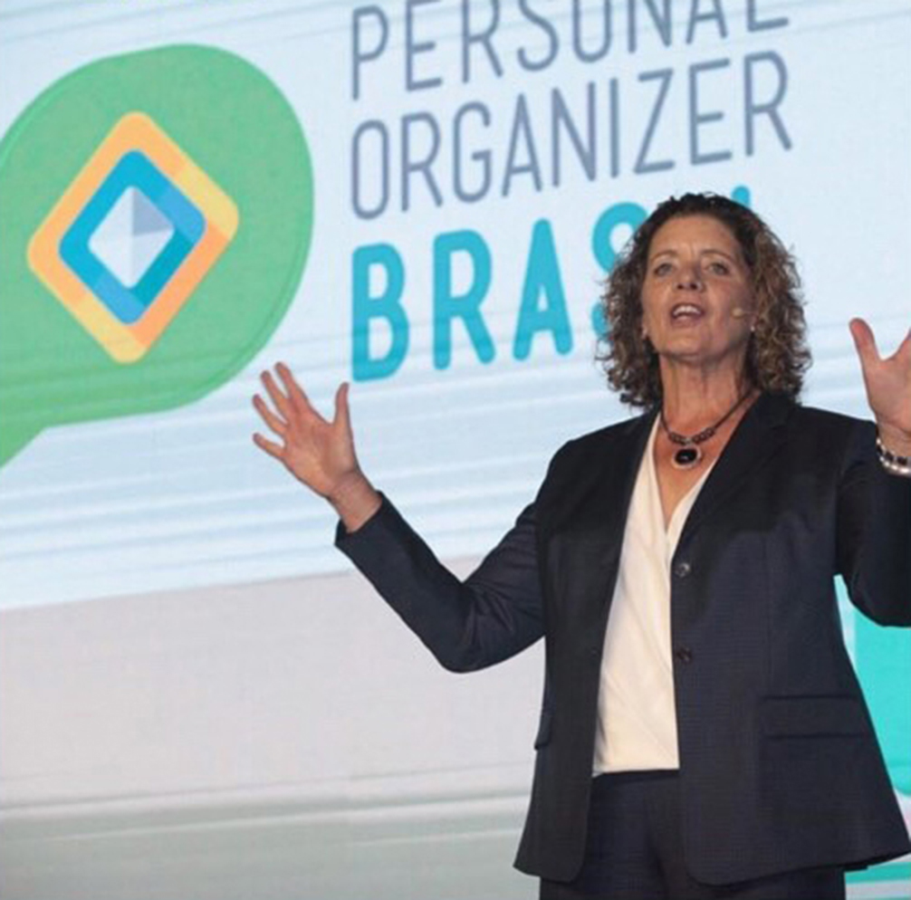 Regina Lark, Personal Organizer Brazil, A recognized expert and an engaging and energetic speaker